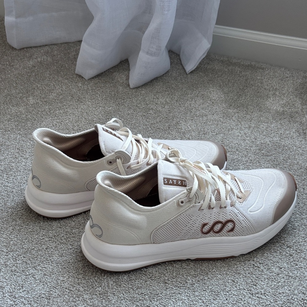 NEW SAYSH The Felix Runner
A Performance Running Shoe. Size 12. New never worn - Picture 2 of 8